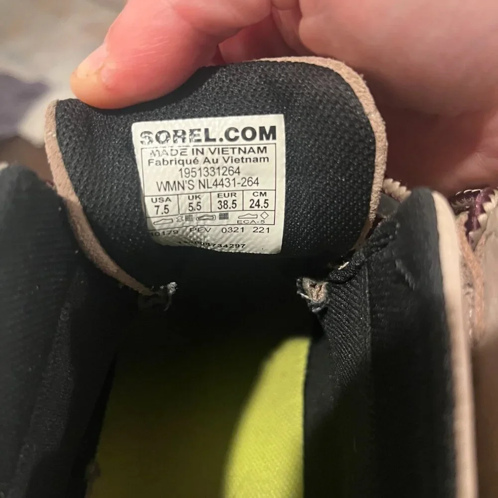 Sorel ankle snowboots-Womens 7.5 - Picture 4 of 4